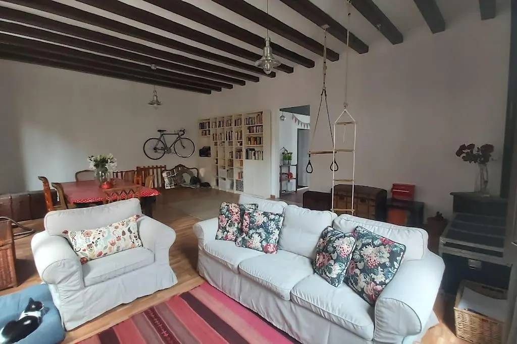 Small Room In Sants With Huge Terrace Barcelona Homestay szállás